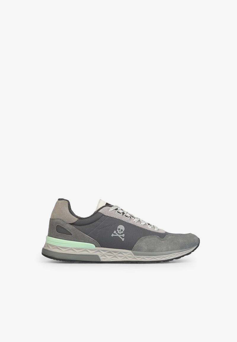 SNEAKER MIT SEITLICHEM TOTENKOPF