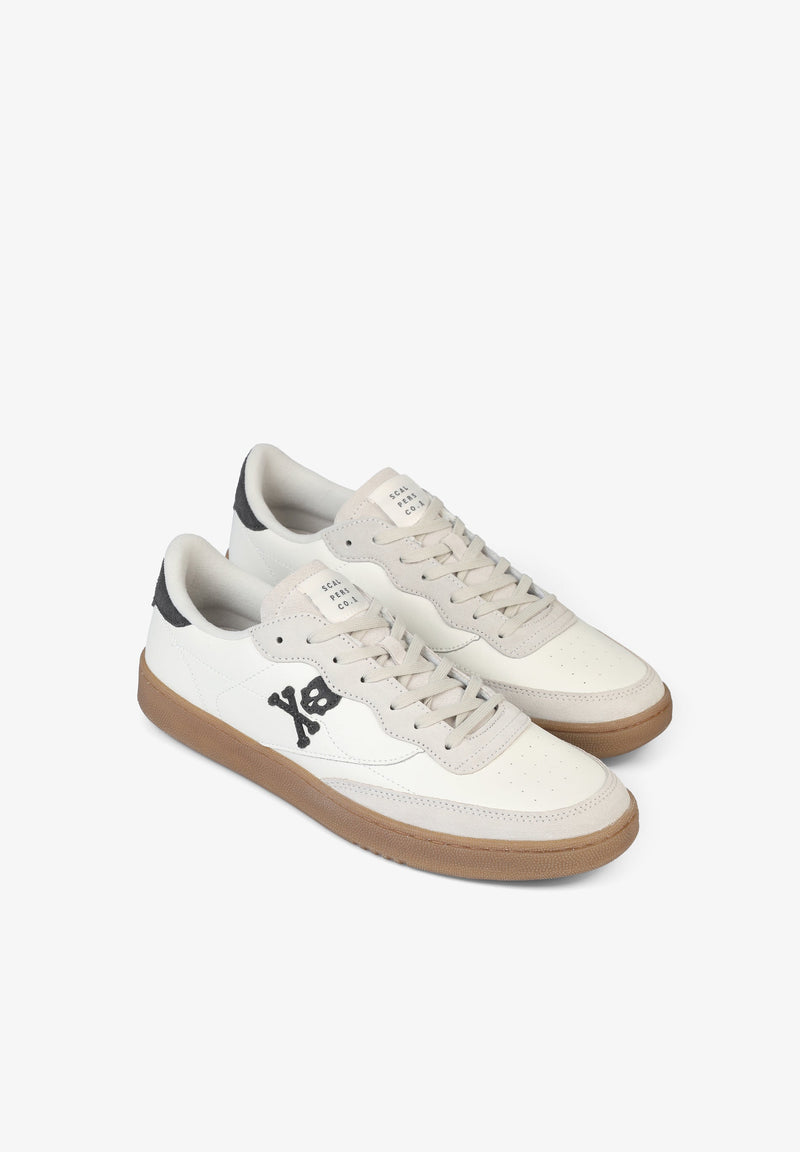 SNEAKER MIT DETAIL AN DER FERSE