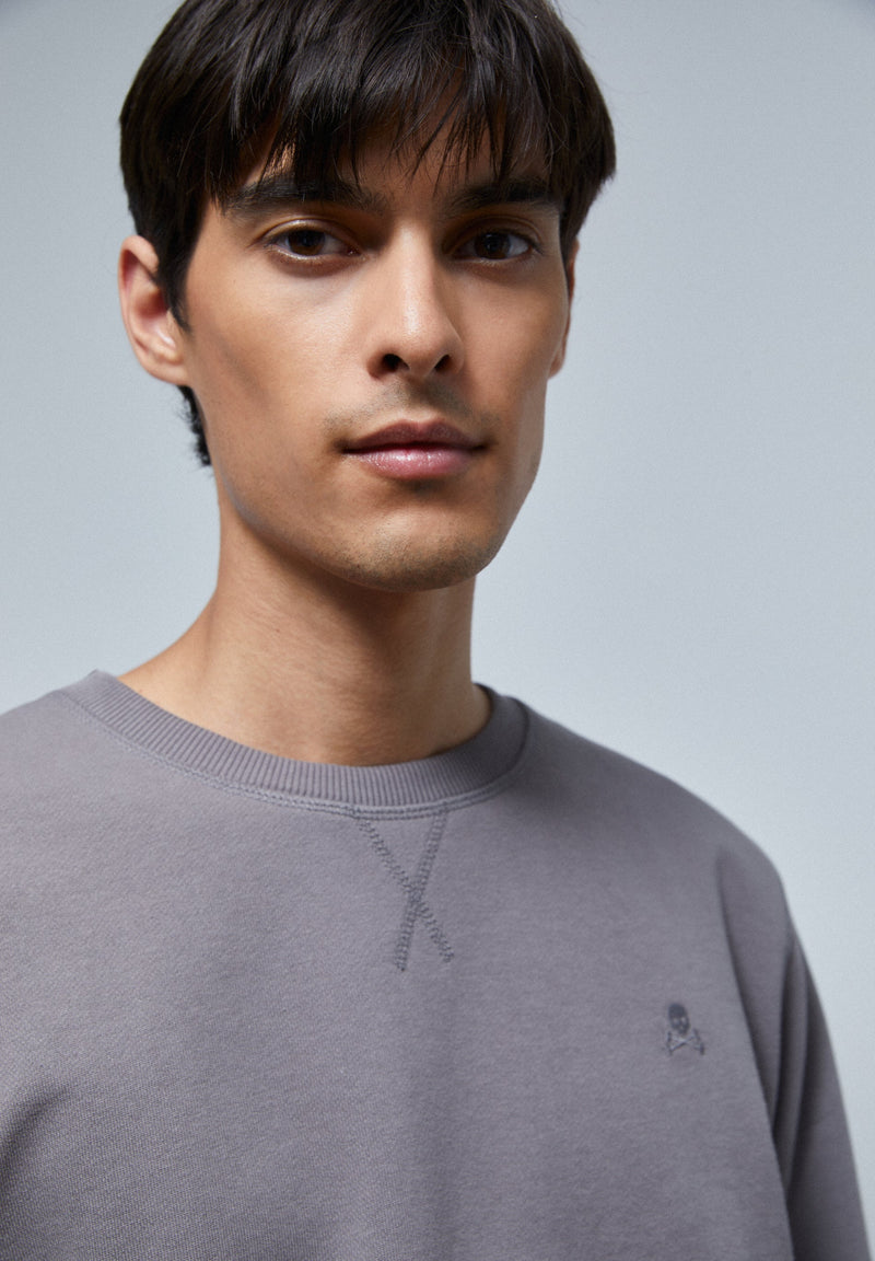 BASIC-SWEATSHIRT MIT TOTENKOPF