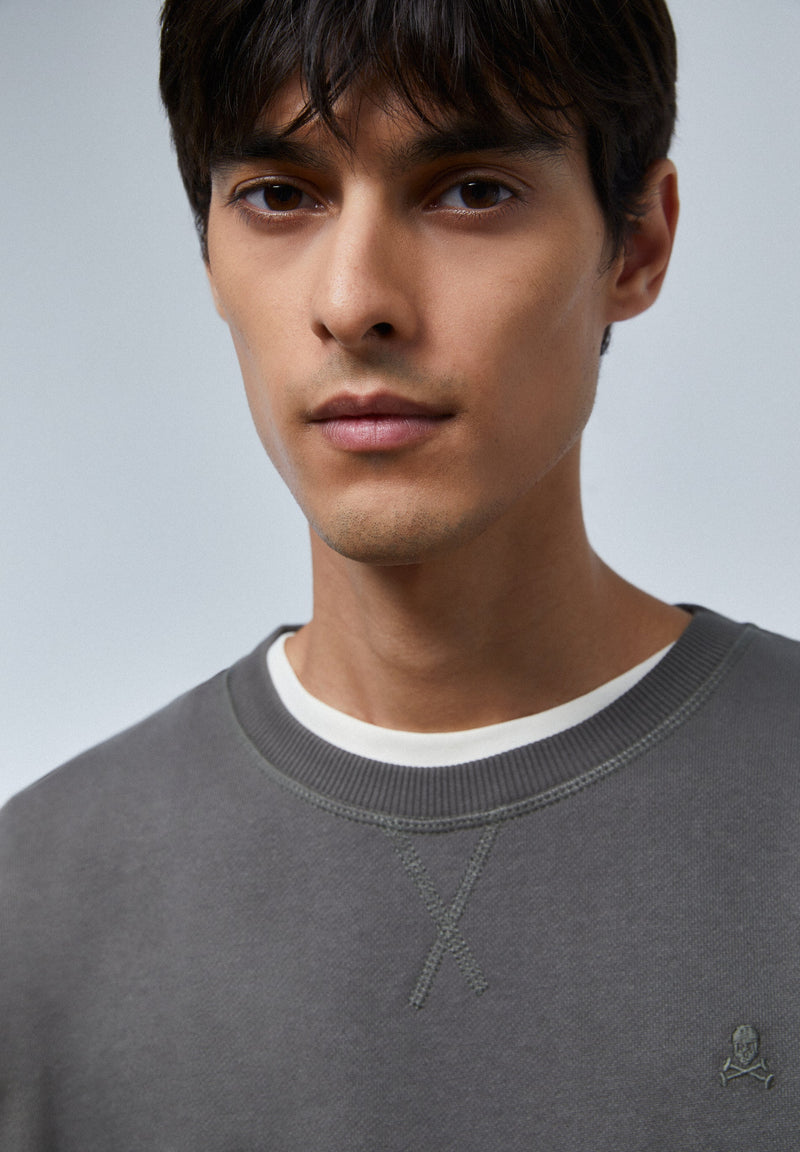 BASIC-SWEATSHIRT MIT TOTENKOPF