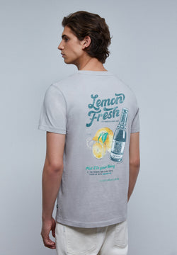SHIRT MIT PRINT AUF DEM RÜCKEN