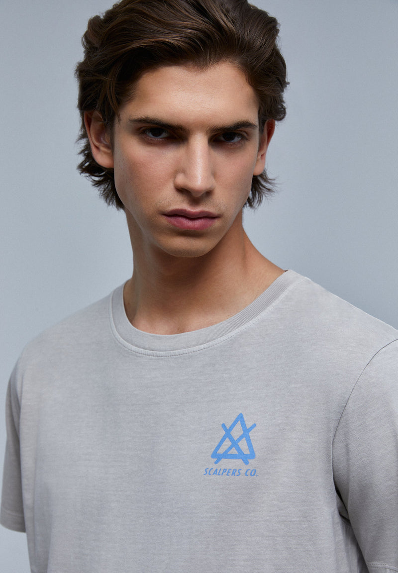 T-SHIRT MIT PRINT IN KONTRASTFARBE