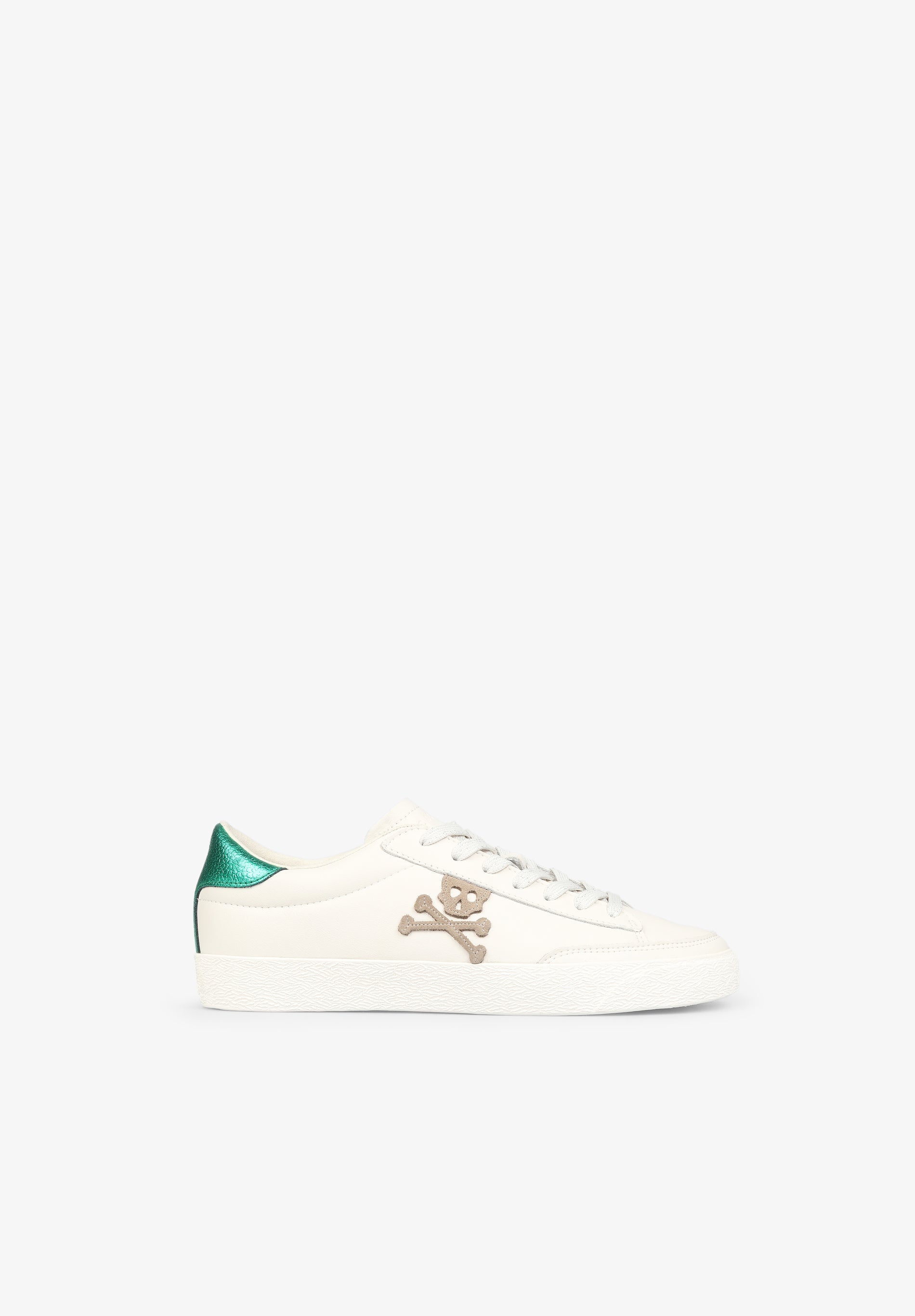 NIEDRIGE SNEAKER MIT METALLDETAIL