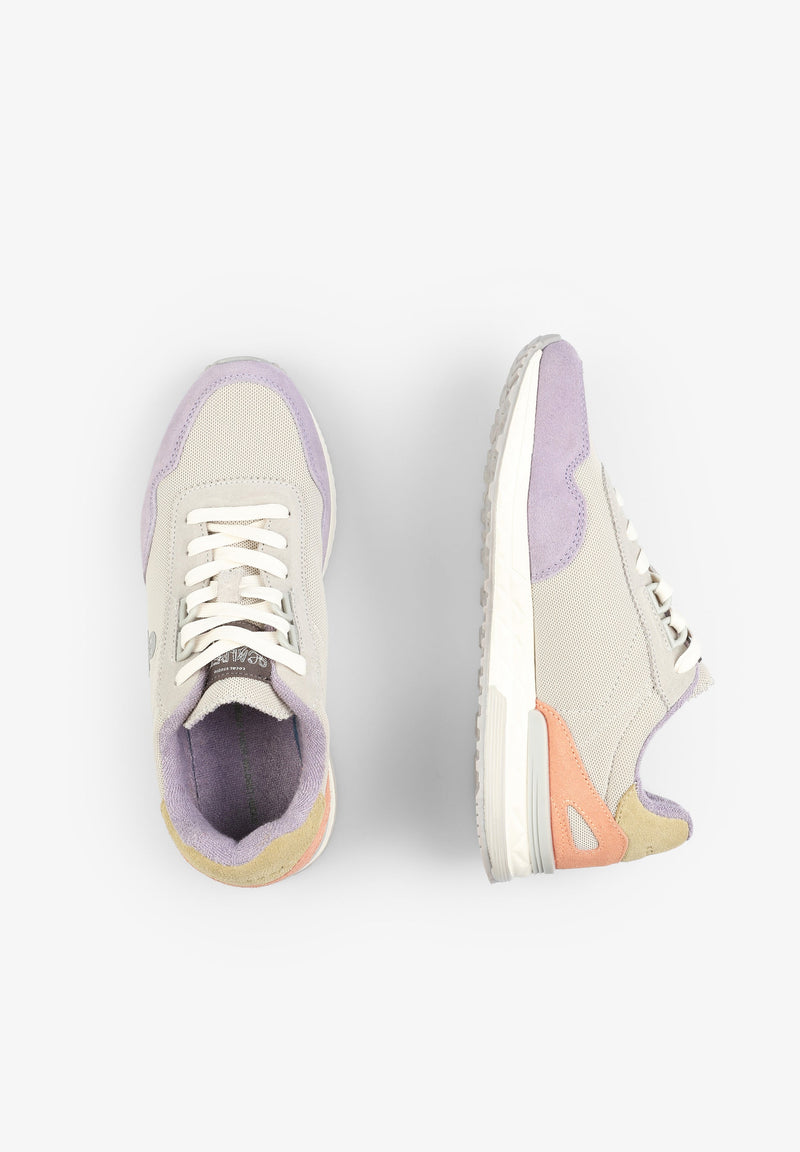 SNEAKER MIT SEITLICHEM TOTENKOPF