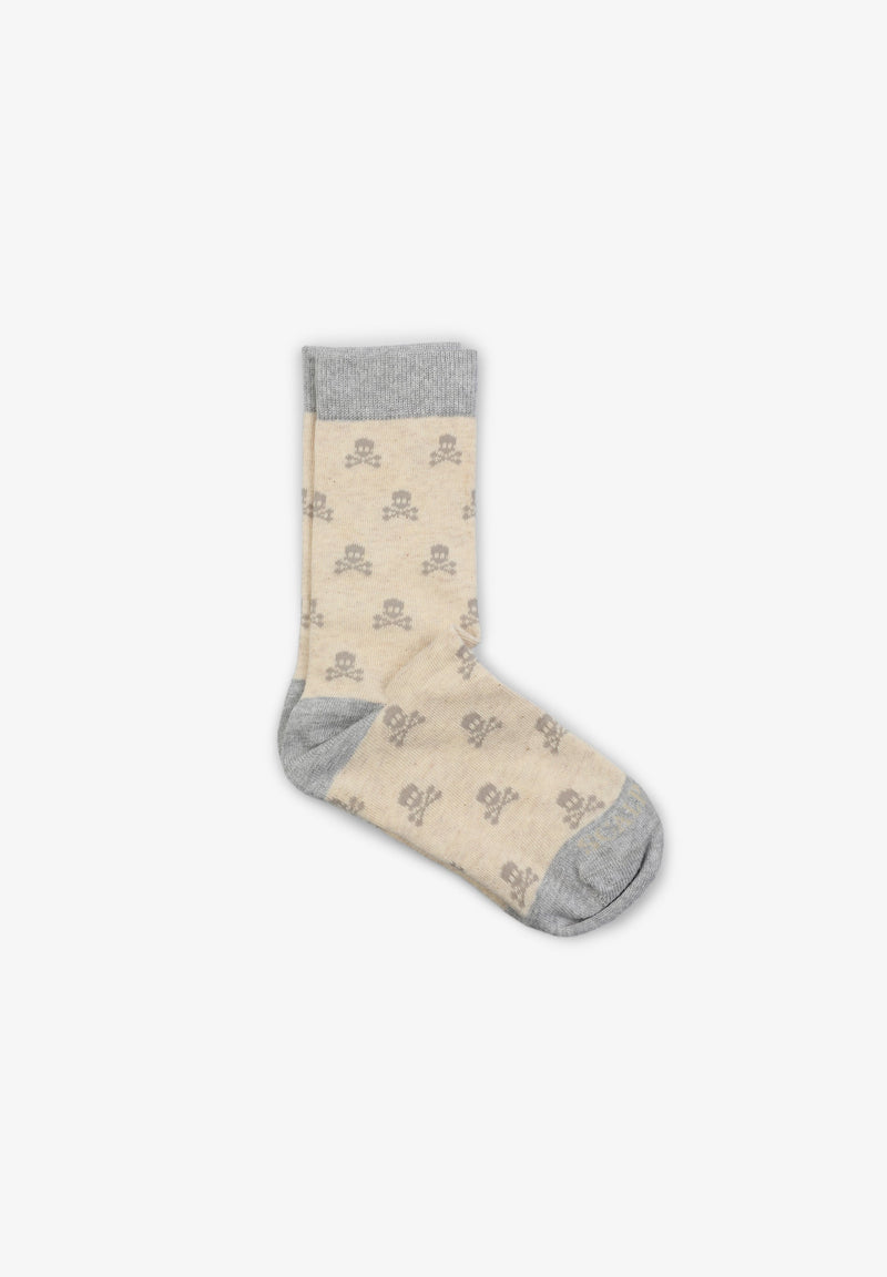 SOCKEN MIT ALLOVER-TOTENKÖPFEN