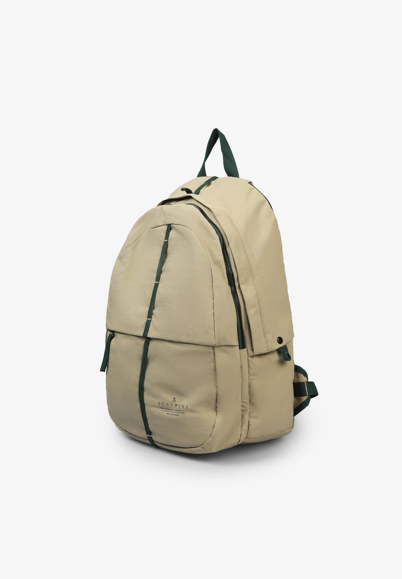 RUCKSACK MIT KORDEL VORNE
