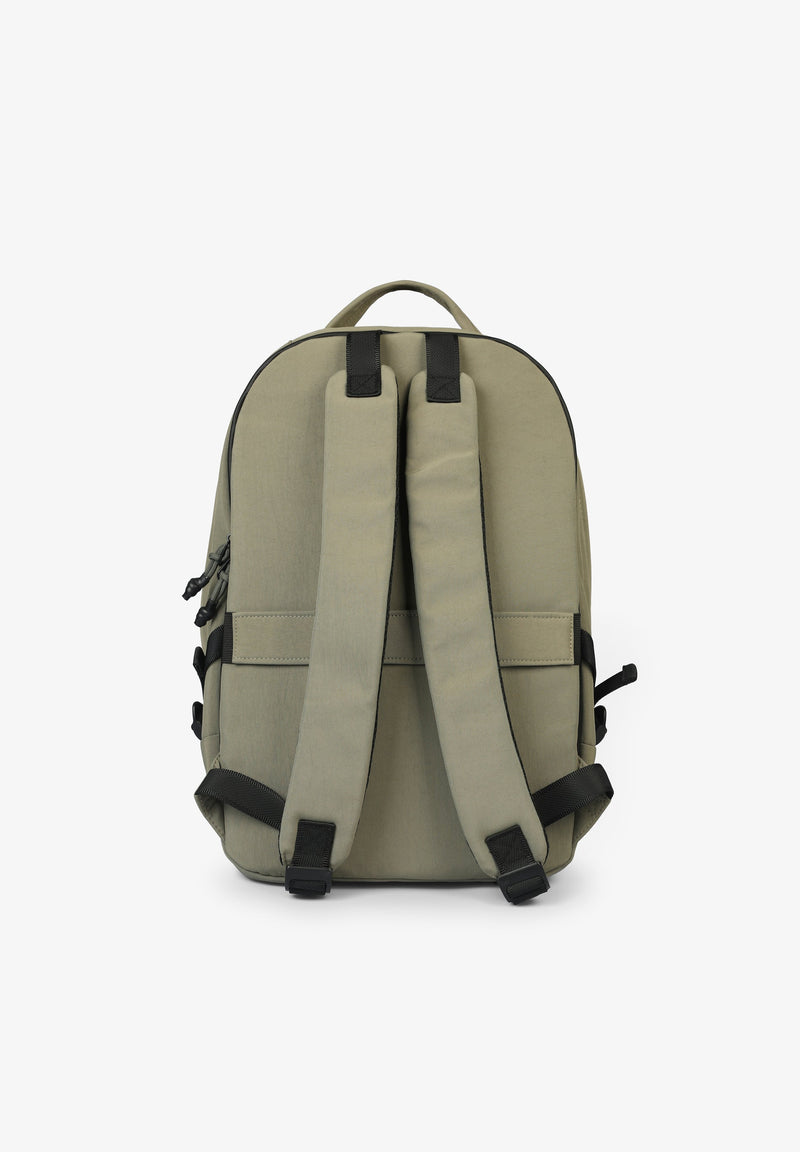 RUCKSACK MIT MITTIGER AUSSENTASCHE