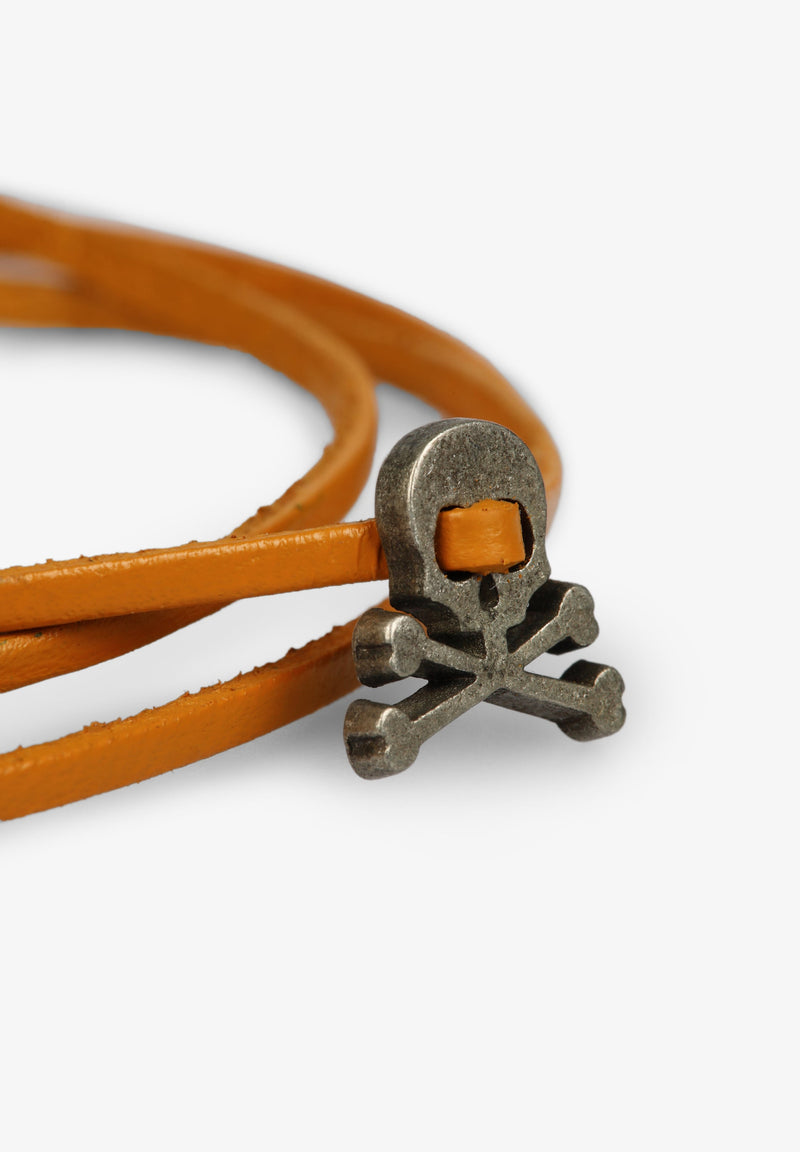 KORDELARMBAND MIT TOTENKOPF