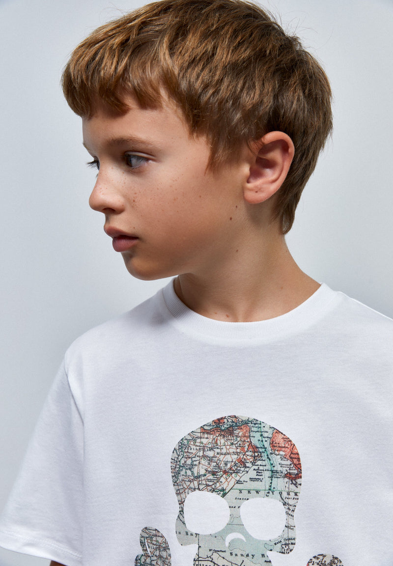 SHIRT MIT TOTENKOPFPRINT IM KARTENDESIGN