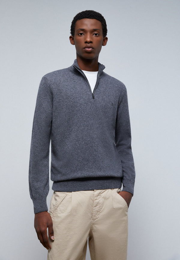 PULLOVER MIT FARBLICH PASSENDEM REISSVERSCHLUSS UND TOTENKOPF