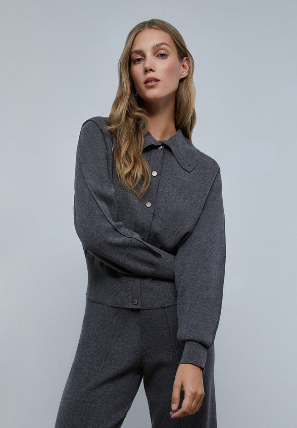 CARDIGAN MIT ROLLKRAGEN