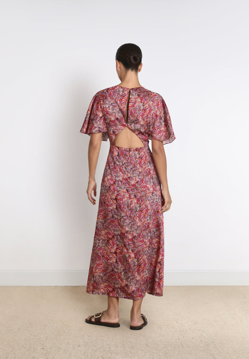KLEID MIT SCHLITZ AM RÜCKEN