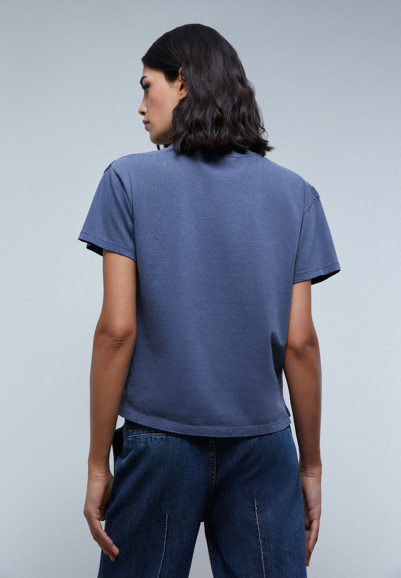 SHIRT MIT ZIERFALTE UND PRINT