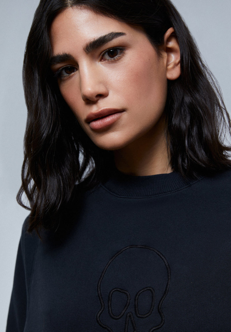SWEATSHIRT MIT TOTENKOPF IM RELIEF