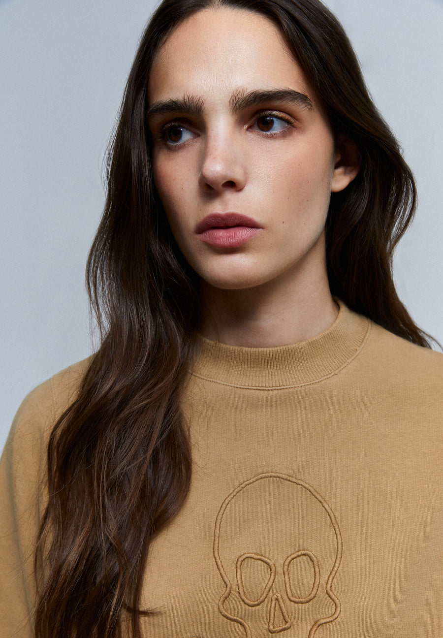 SWEATSHIRT MIT TOTENKOPF IM RELIEF