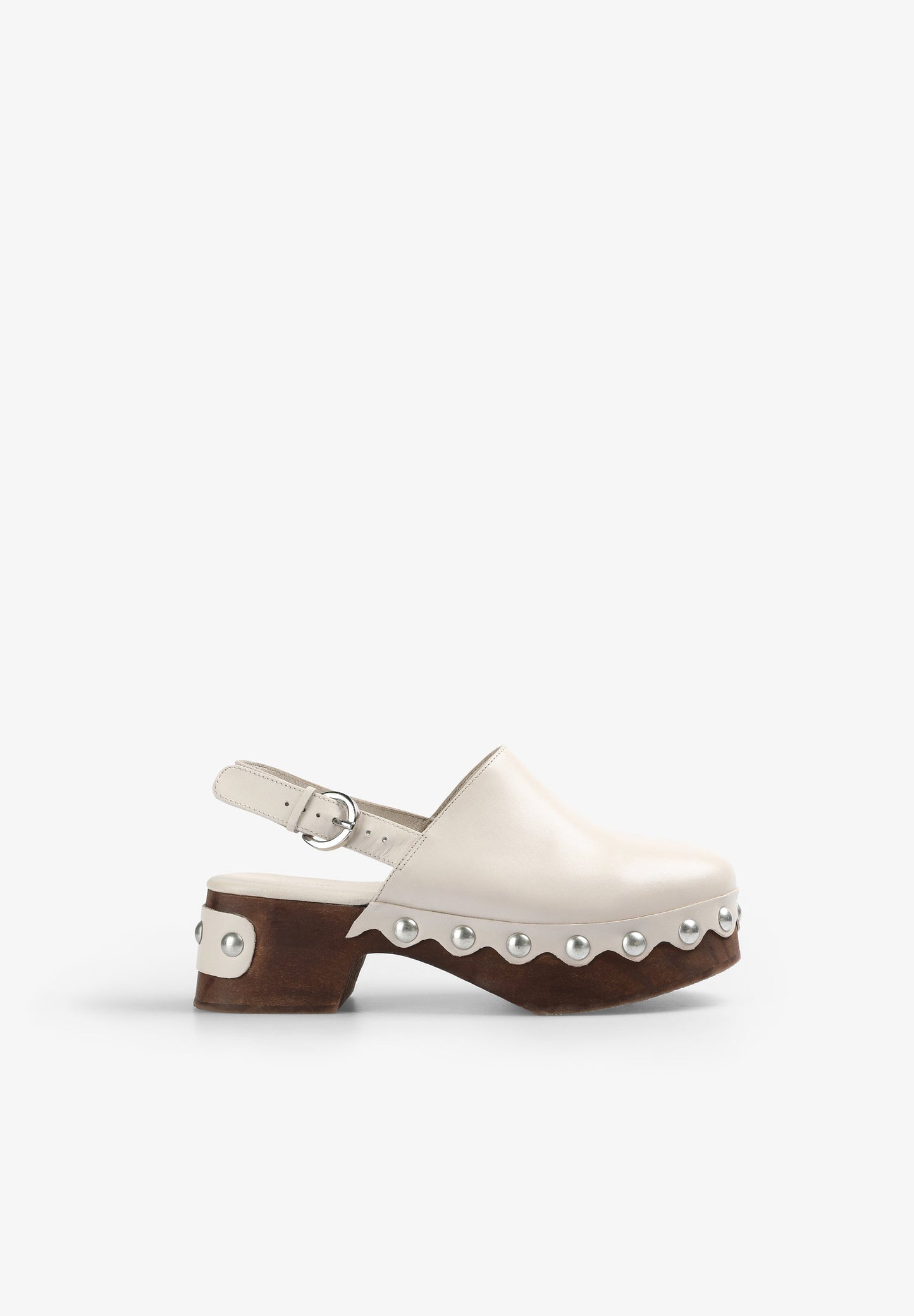 LEDER-CLOGS MIT NIETEN