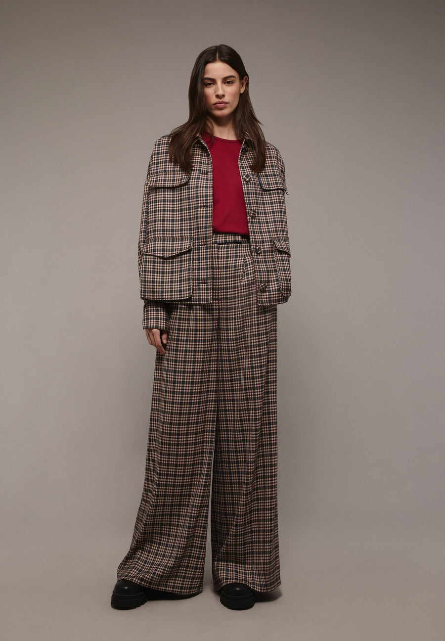 KARIERTE JACKE MIT TASCHEN