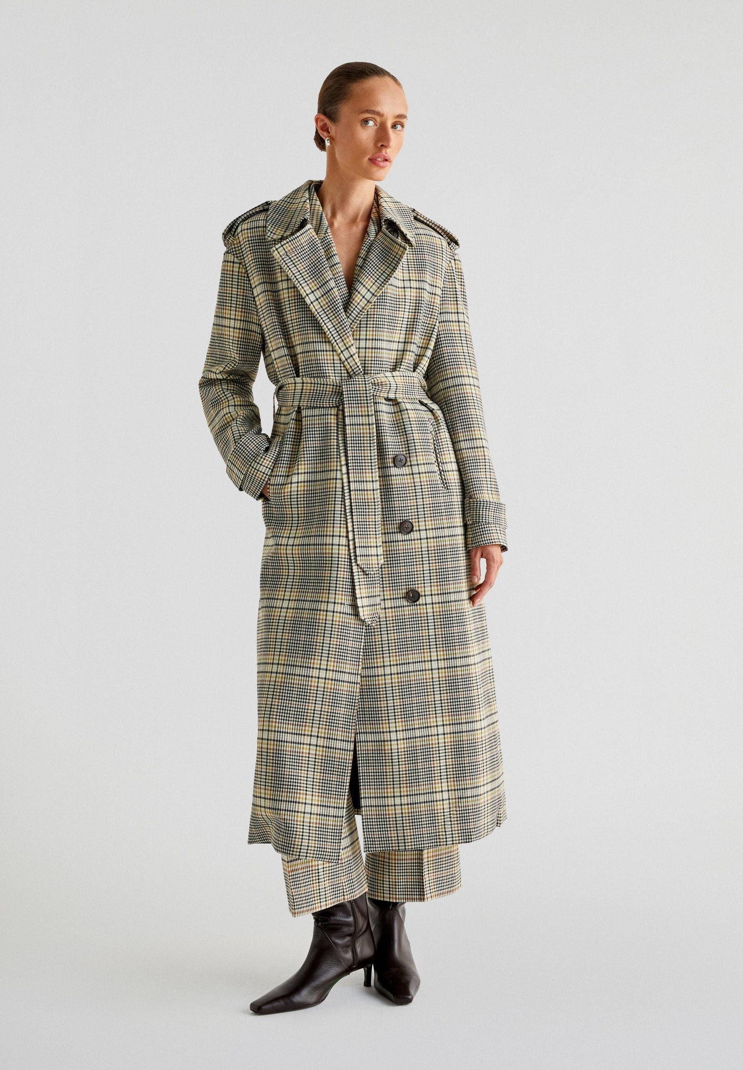 TRENCHCOAT MIT KAROMUSTER UND SCHLEIFE