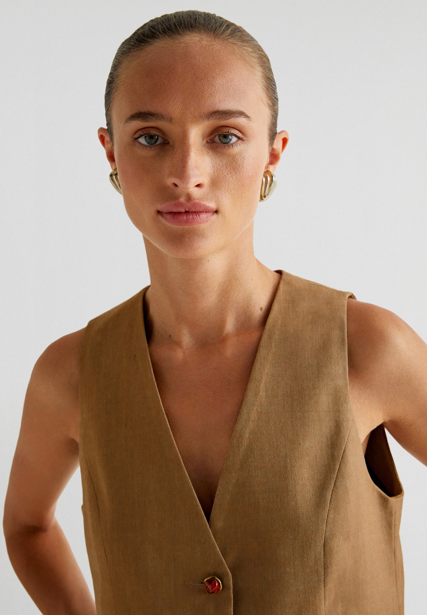 CARAMEL BUTTON VEST