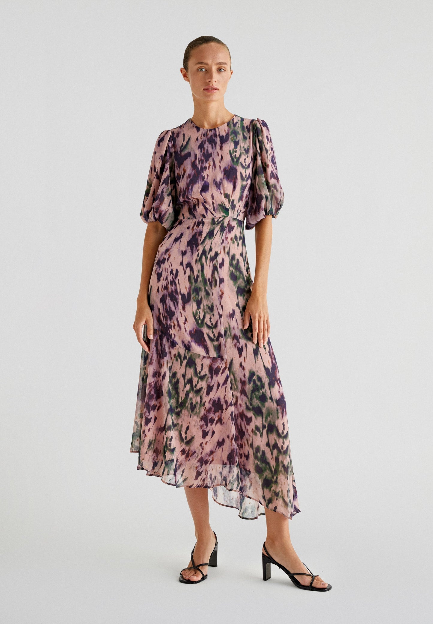 KLEID MIT PRINT UND PUFFÄRMELN