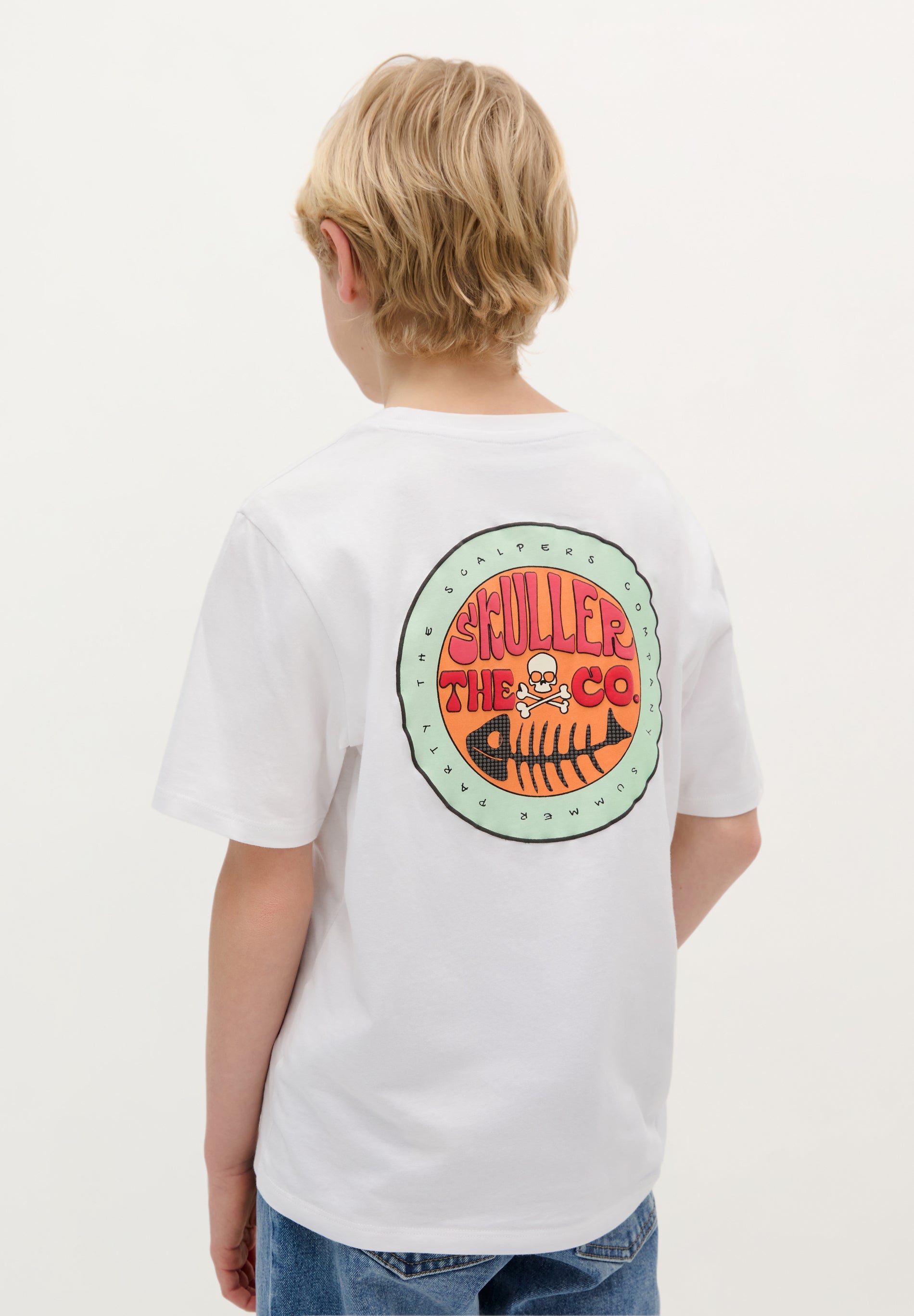 T-SHIRT MIT RELIEF-PRINT AUF DEM RÜCKEN