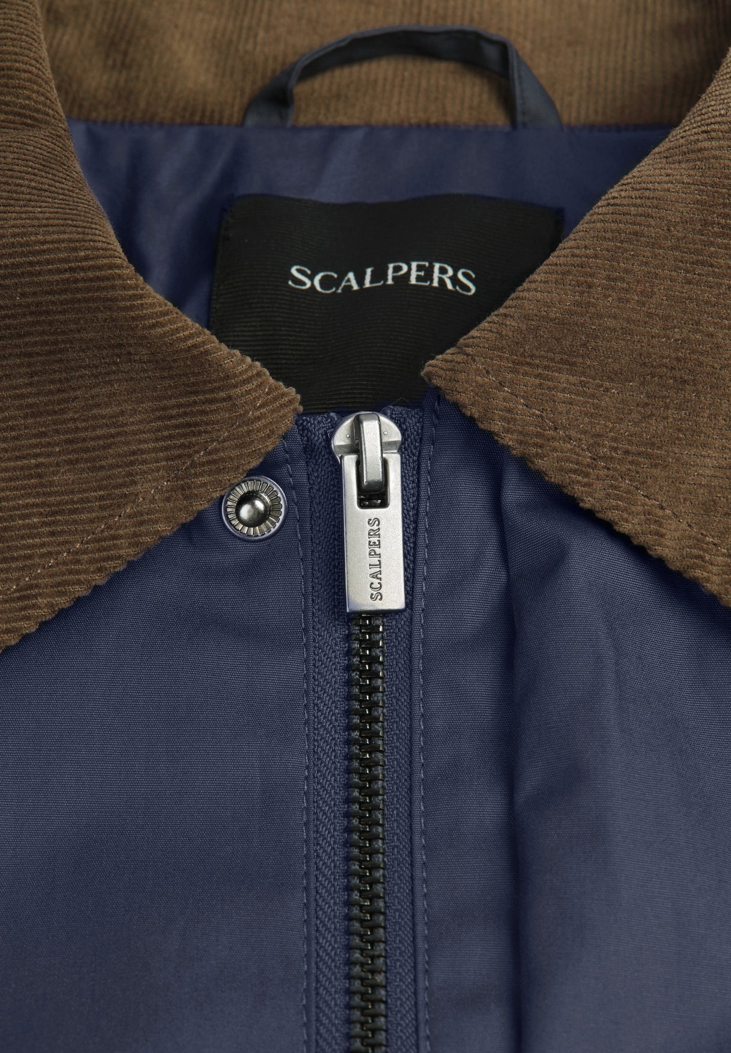 JACKE MIT KRAGEN AUS CORD