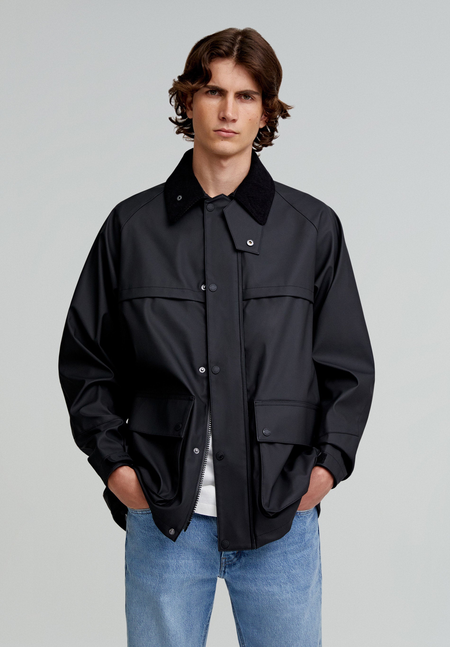 JACKE AUS FUNKTIONSSTOFF MIT KRAGEN AUS CORD