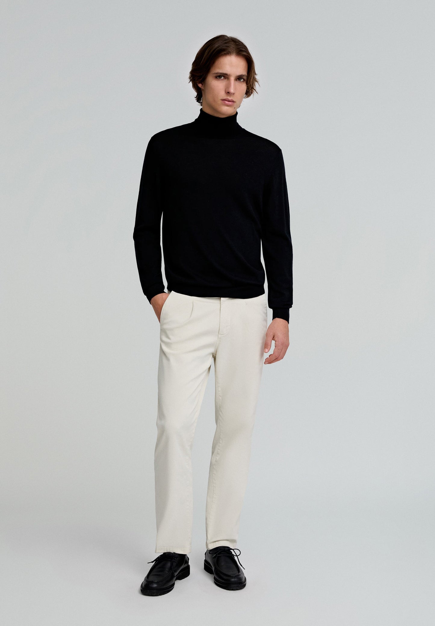 CLASSIC ROLL NECK TRICOT