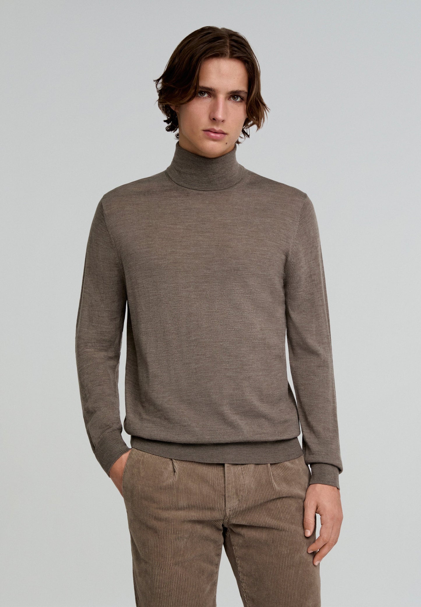 CLASSIC ROLL NECK TRICOT