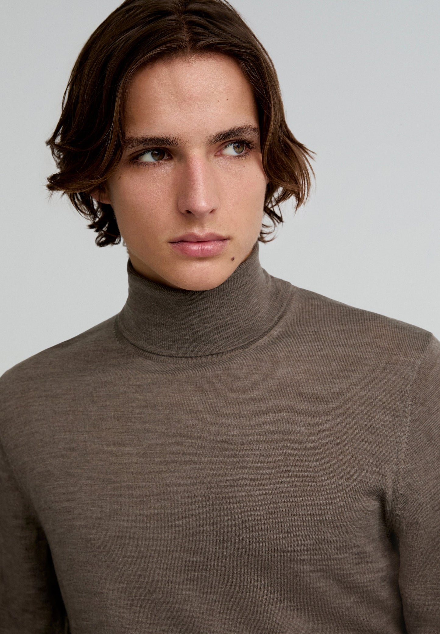 CLASSIC ROLL NECK TRICOT