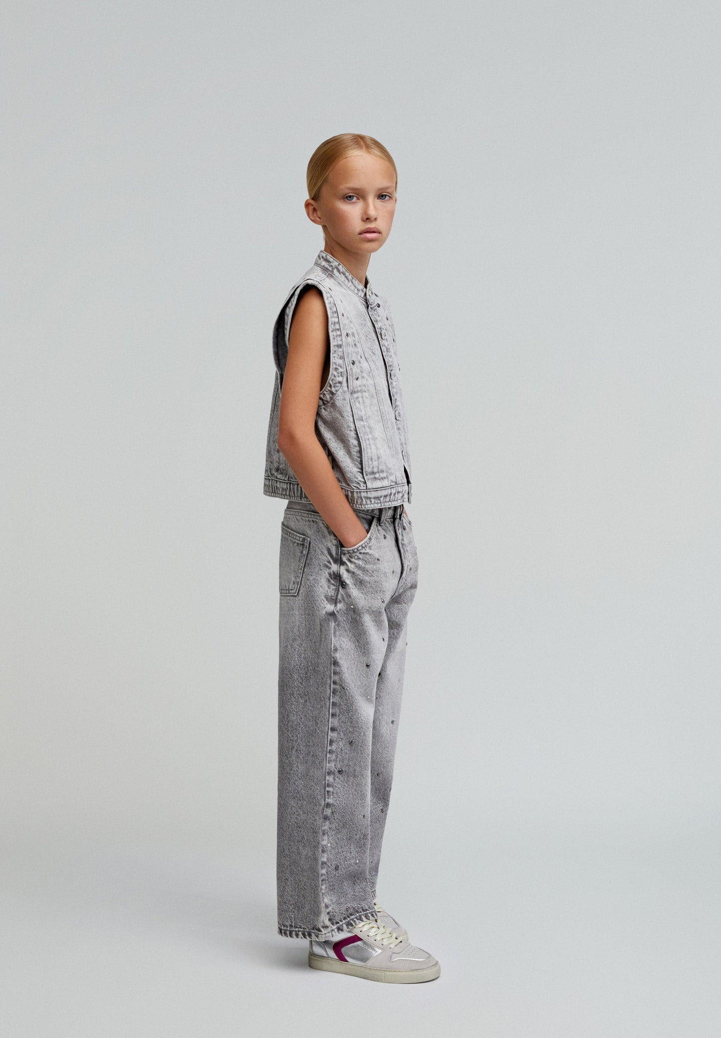CULOTTE-JEANS MIT NIETEN
