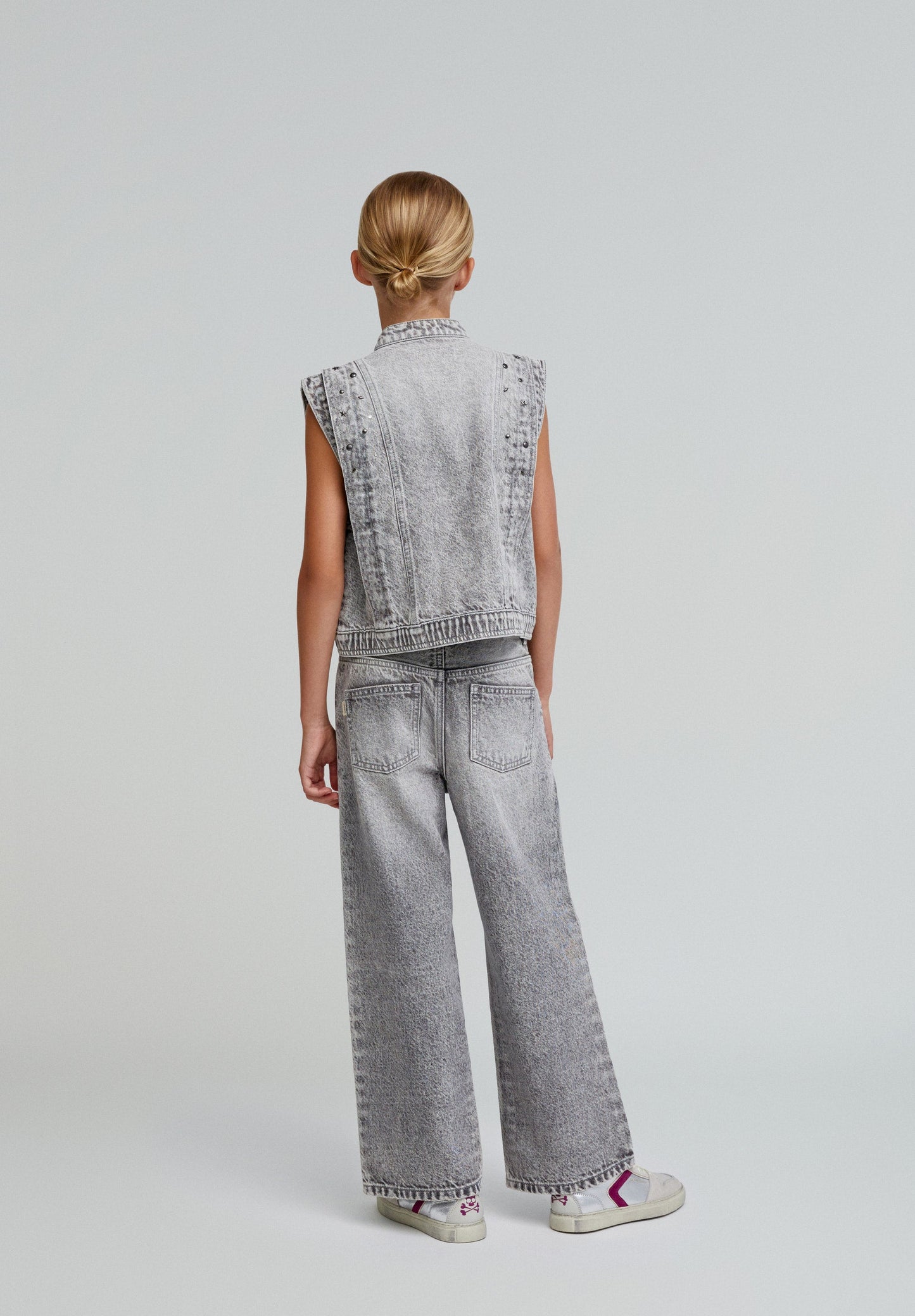CULOTTE-JEANS MIT NIETEN
