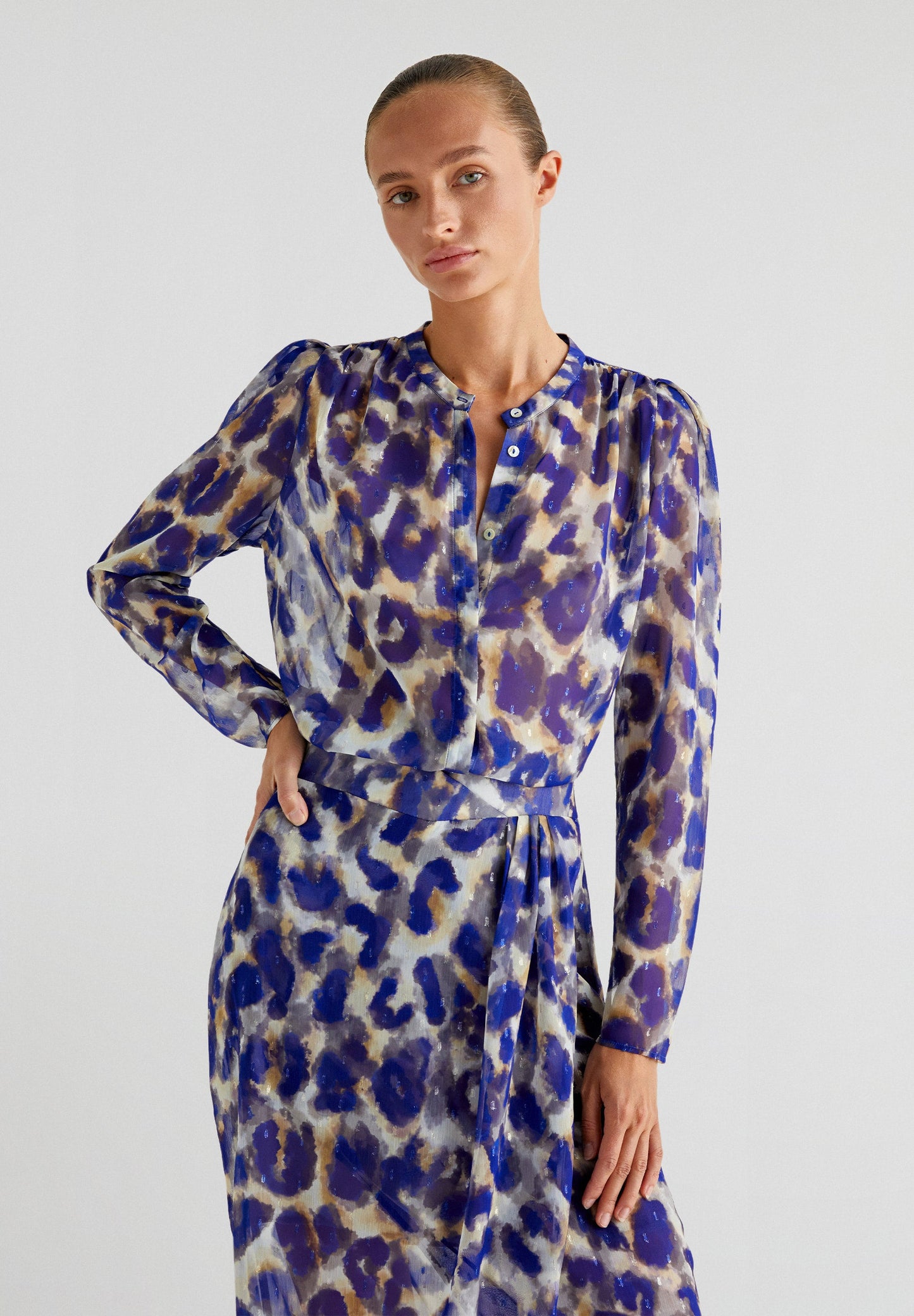 BLUSE MIT ANIMALPRINT