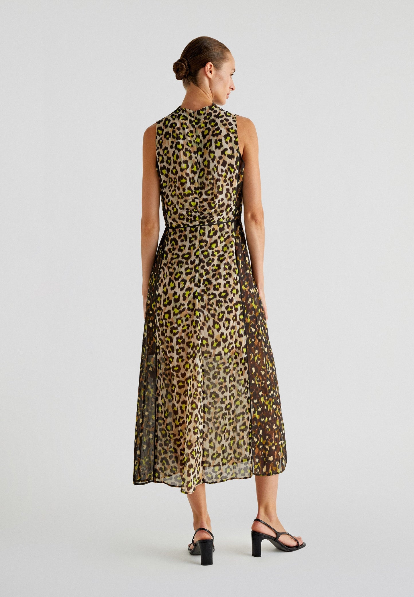 KLEID MIT ANIMALPRINT