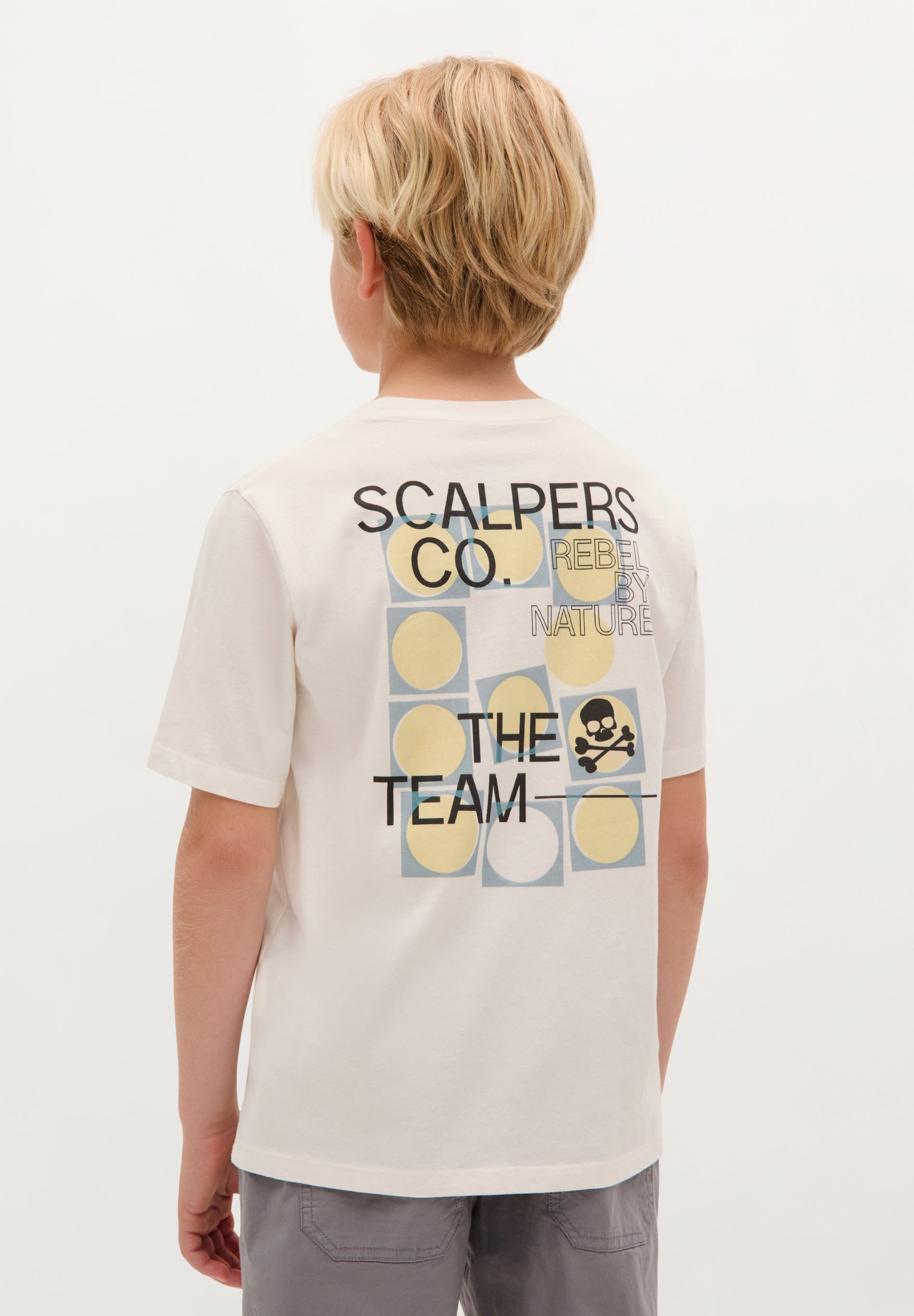 T-SHIRT MIT MARKENPRINT