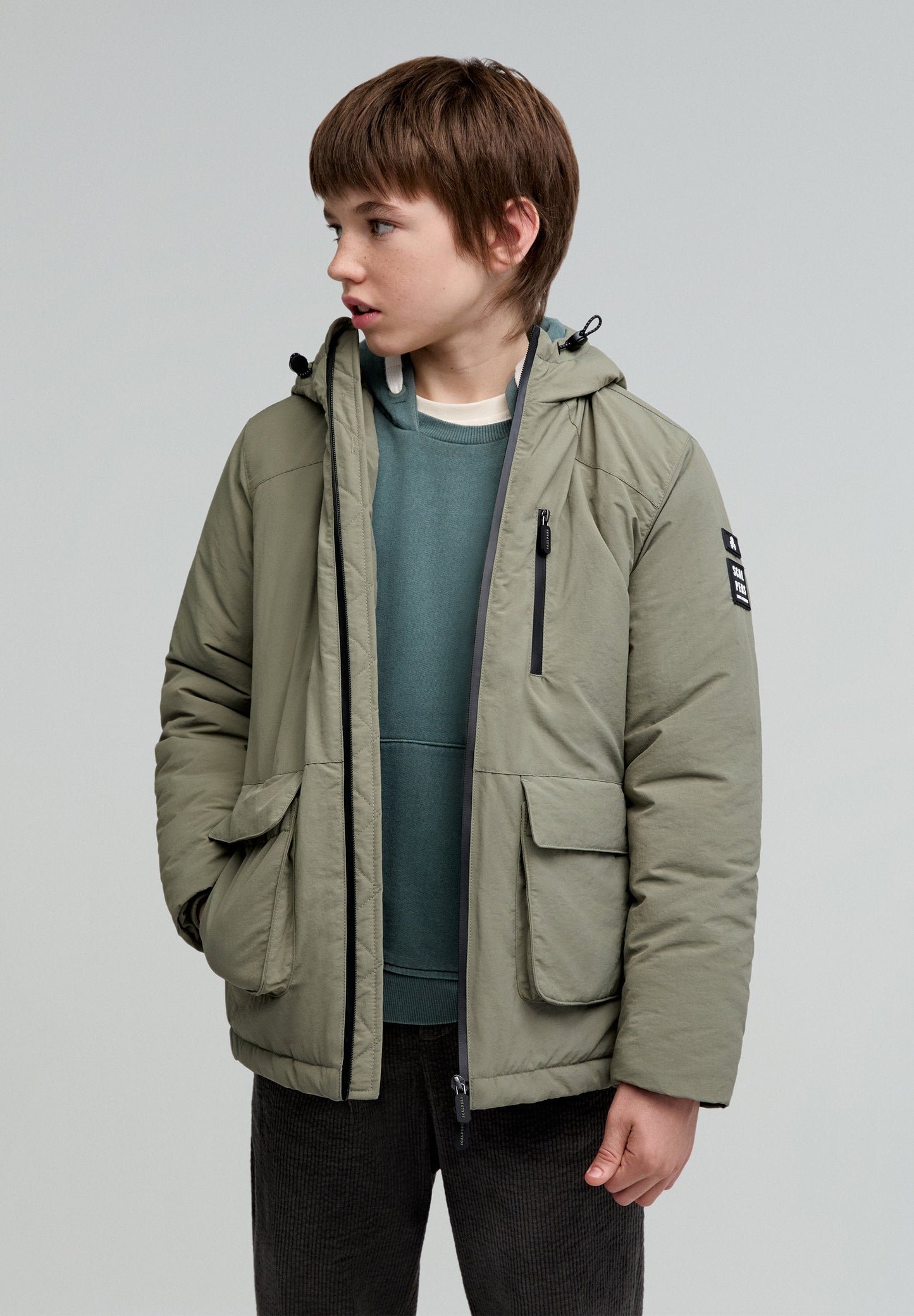 PARKA MIT PATCH UND TASCHEN