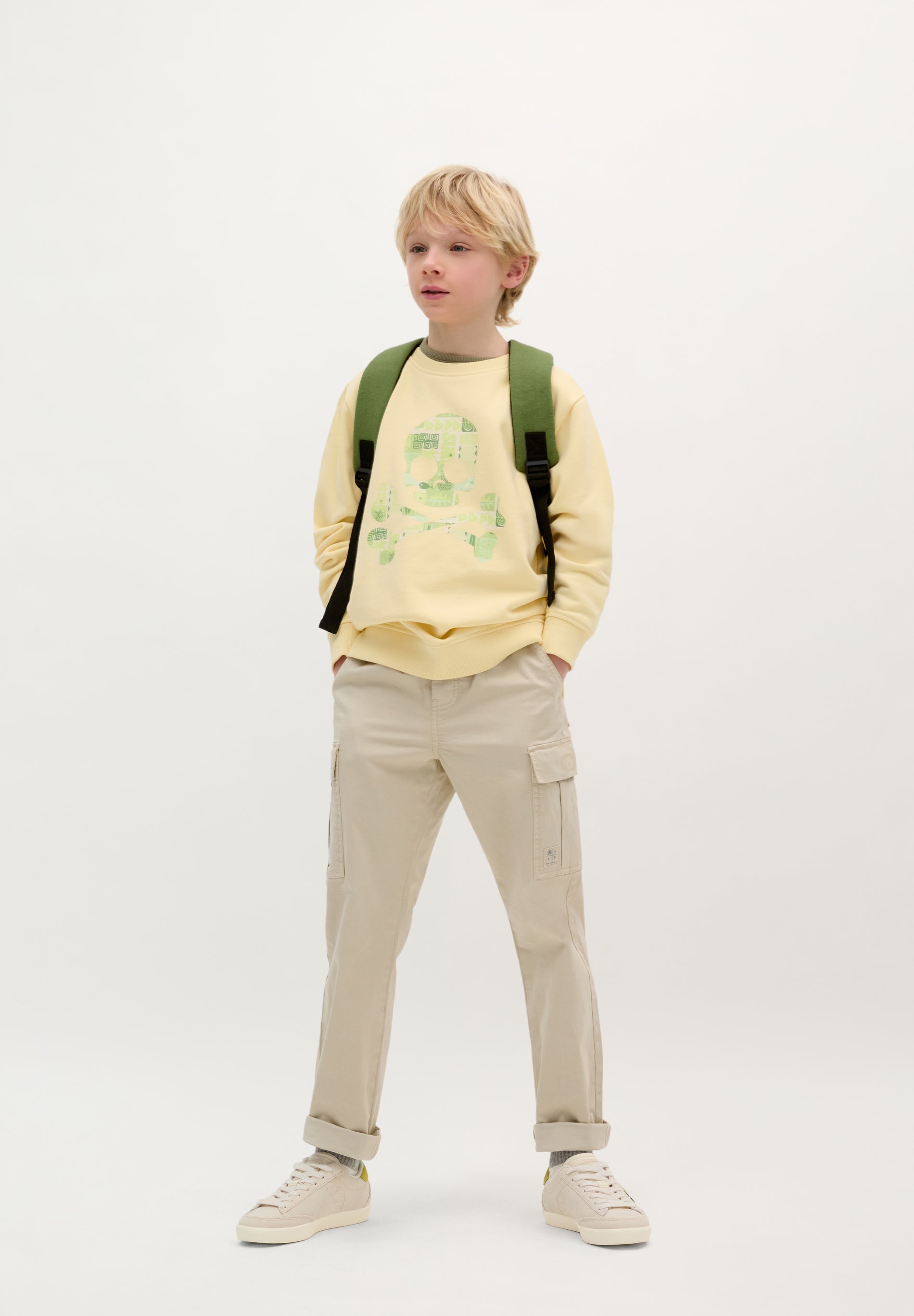 SWEATSHIRT MIT HIGH-DENSITY-PRINT HINTEN