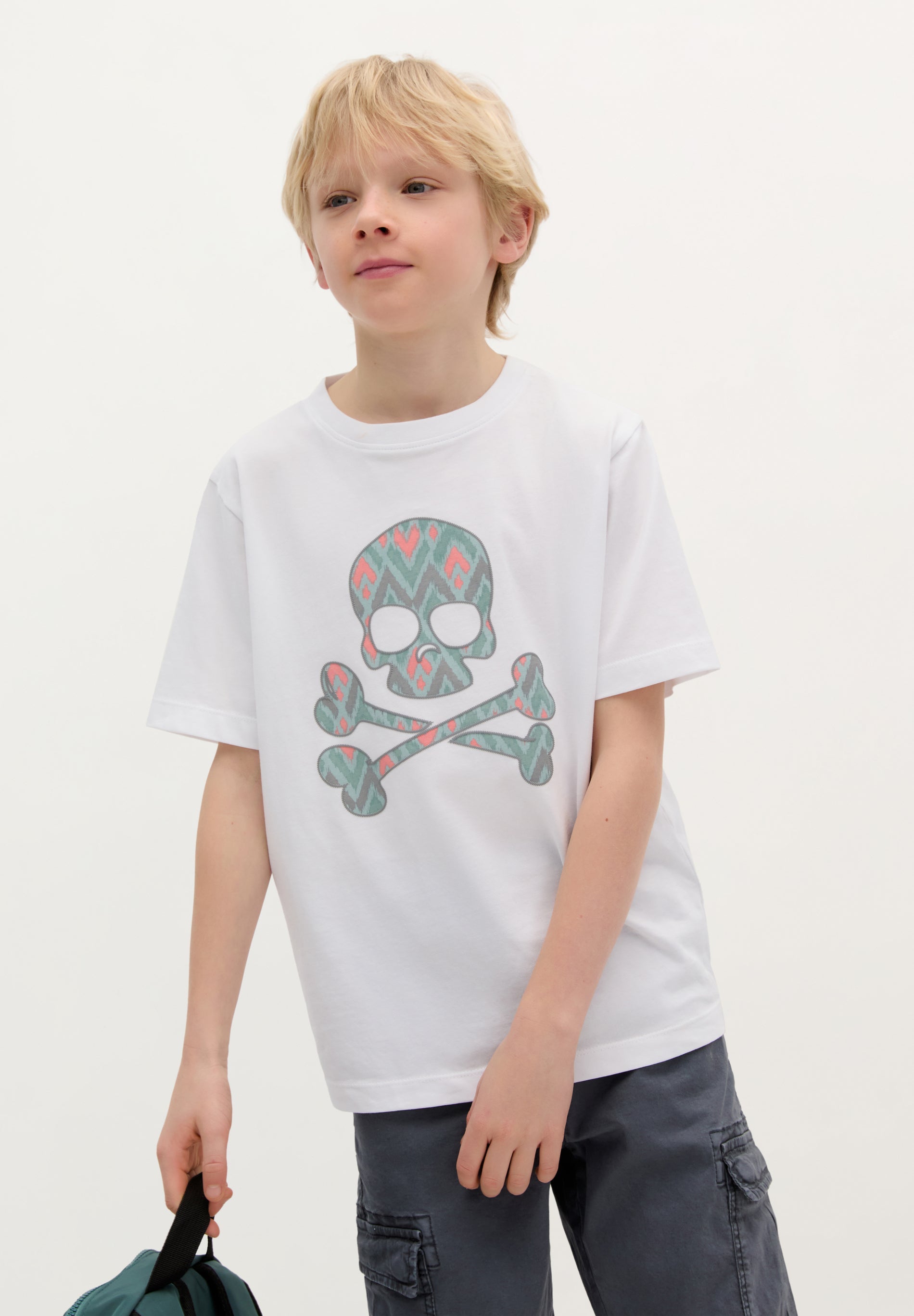 SHIRT MIT TOTENKOPF IKAT