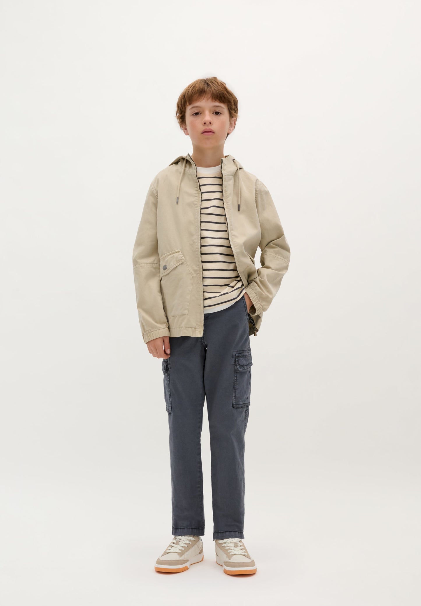 LEICHTER PARKA MIT KAPUZE
