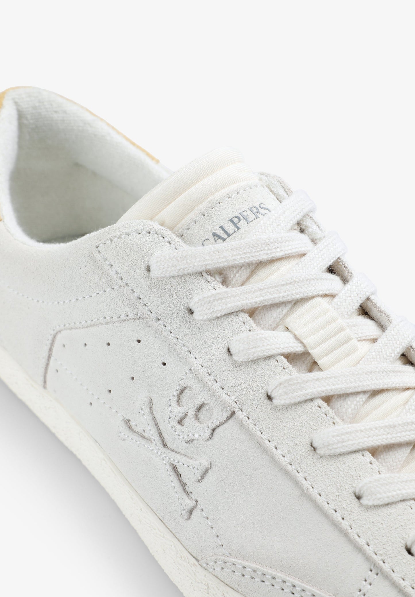 NIEDRIGE SNEAKER MIT SEITLICHEM TOTENKOPF
