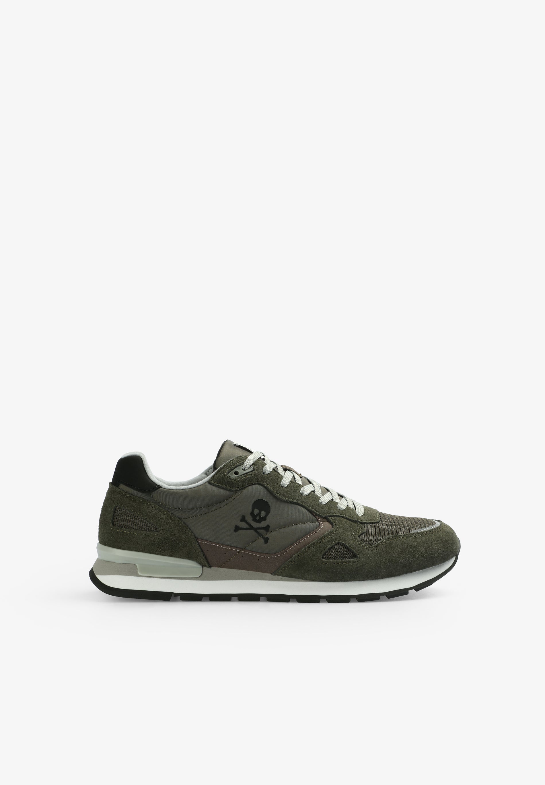 RETRO-SNEAKER MIT TOTENKOPF