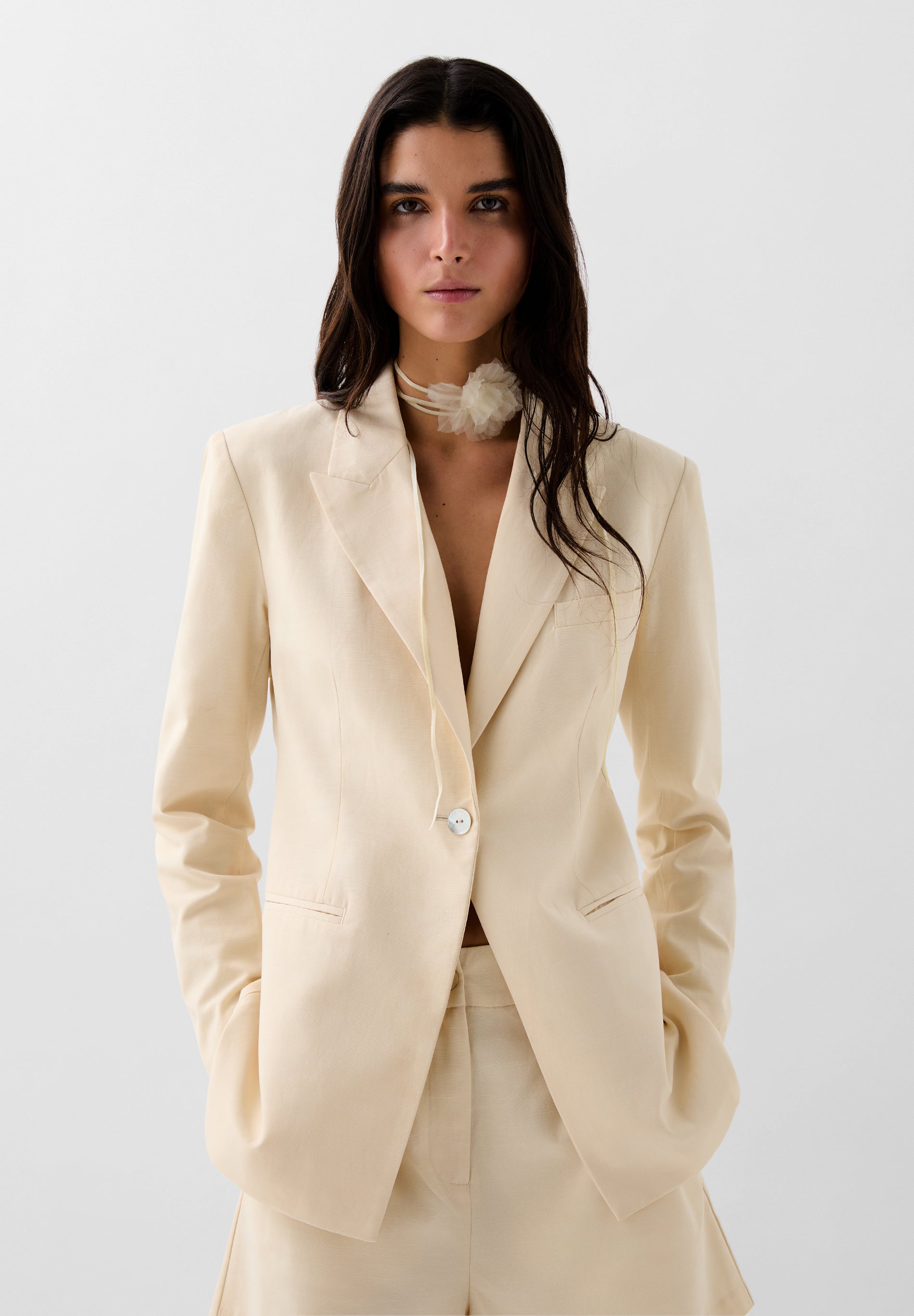 BLAZER MIT KNÖPFEN IN PERLMUTTOPTIK