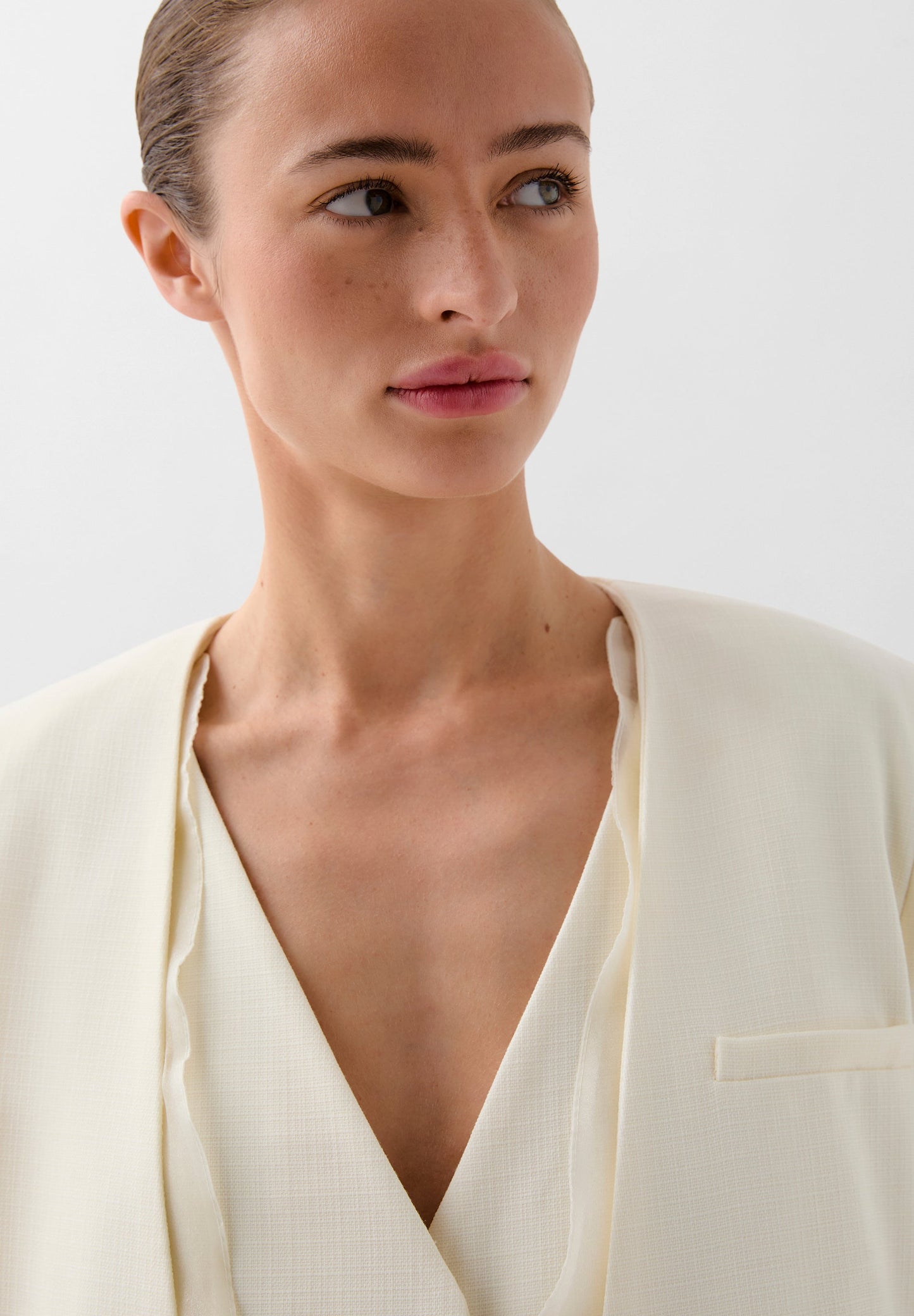 UNIFARBENER BLAZER MIT ORGANZA-DETAIL