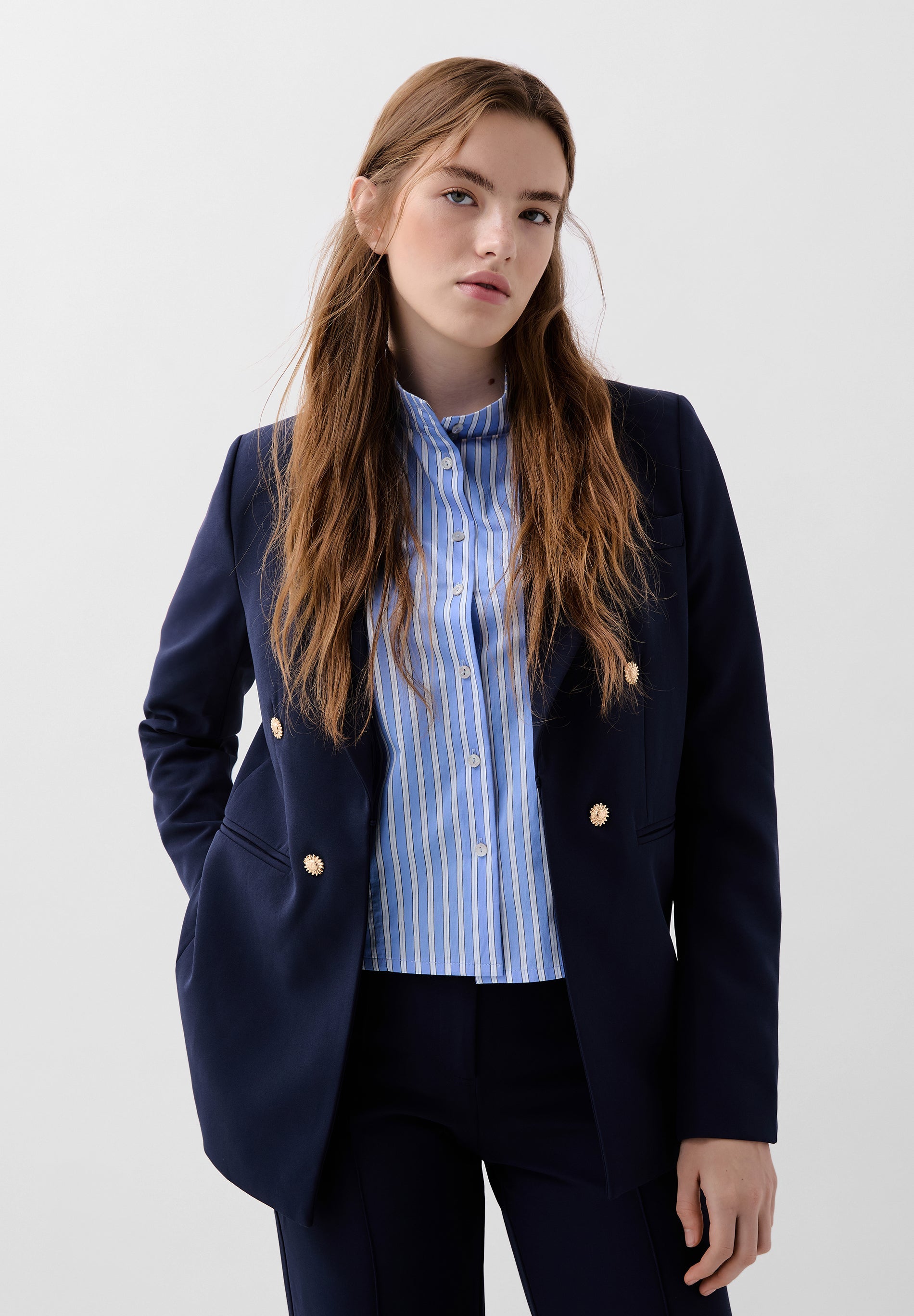 BLAZER MIT KNÖPFEN UND SONNEN