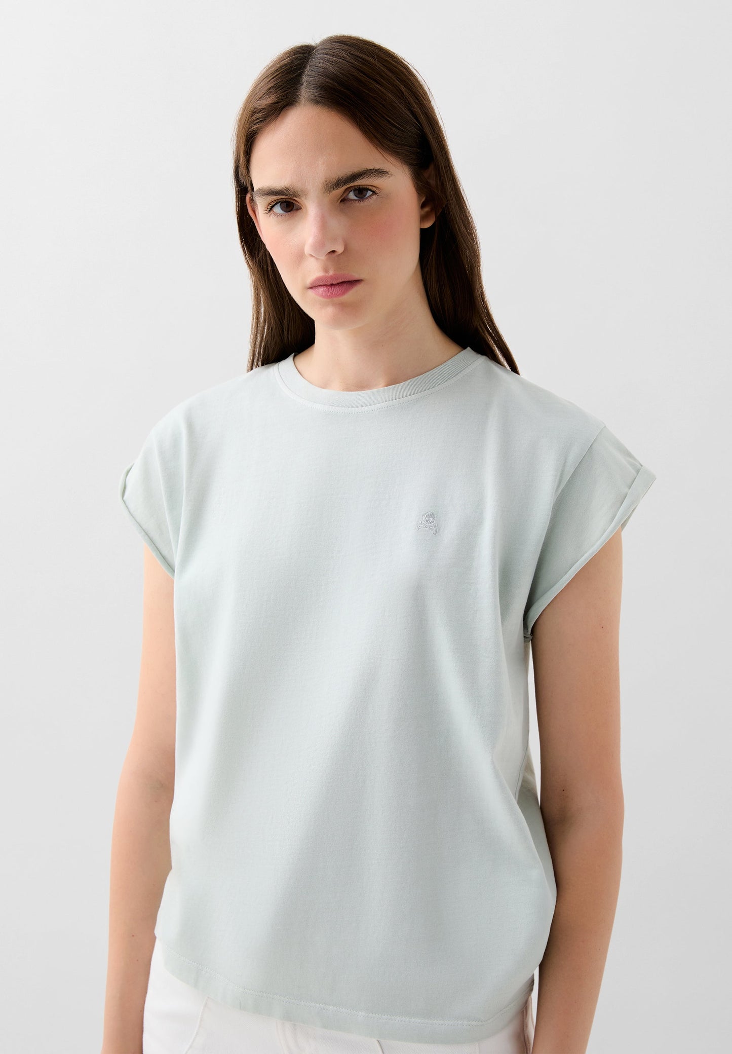 SHIRT MIT FARBLICH PASSENDER TOTENKOPFSTICKEREI