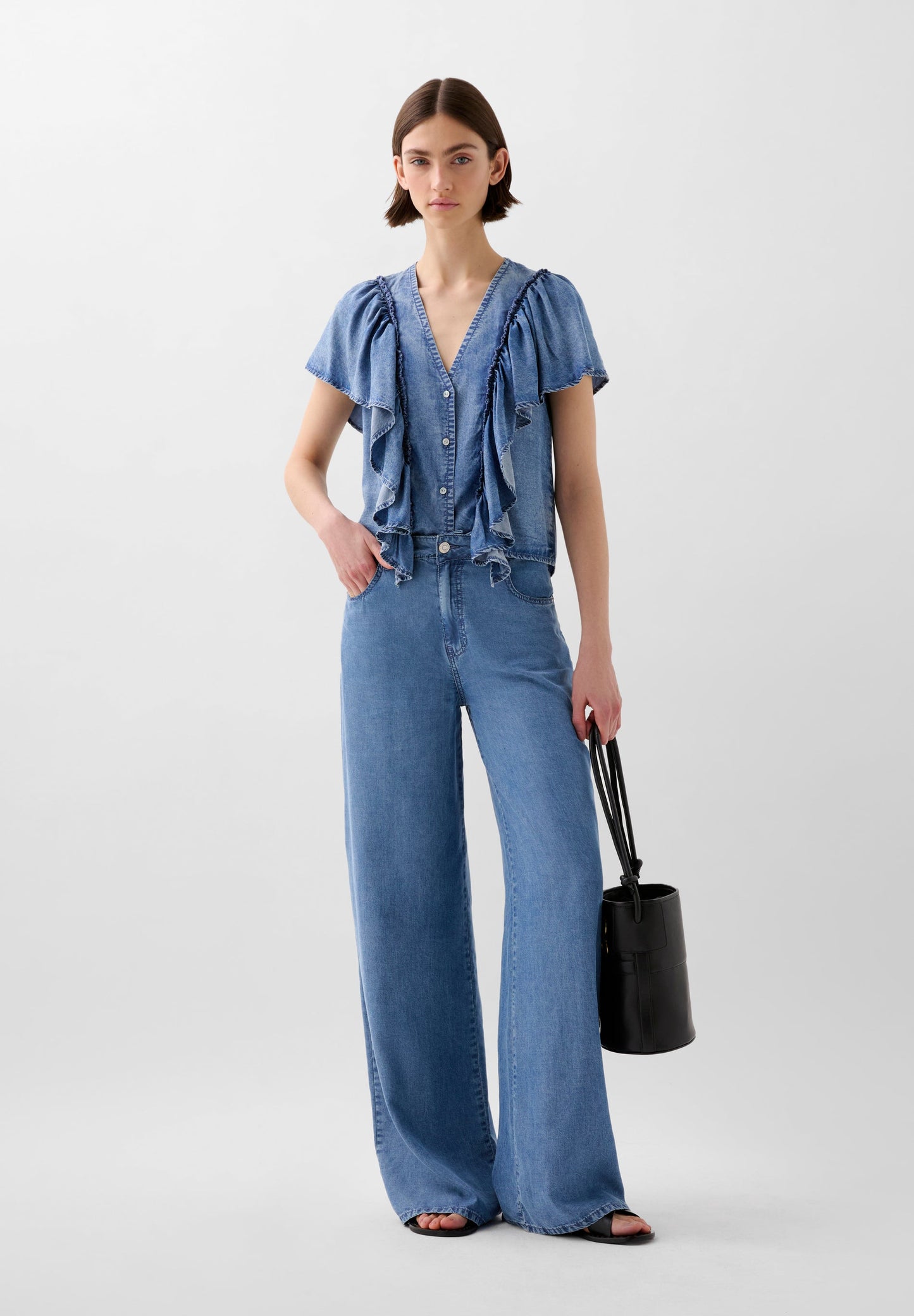 FLIESSENDES DENIMHEMD MIT VOLANTS