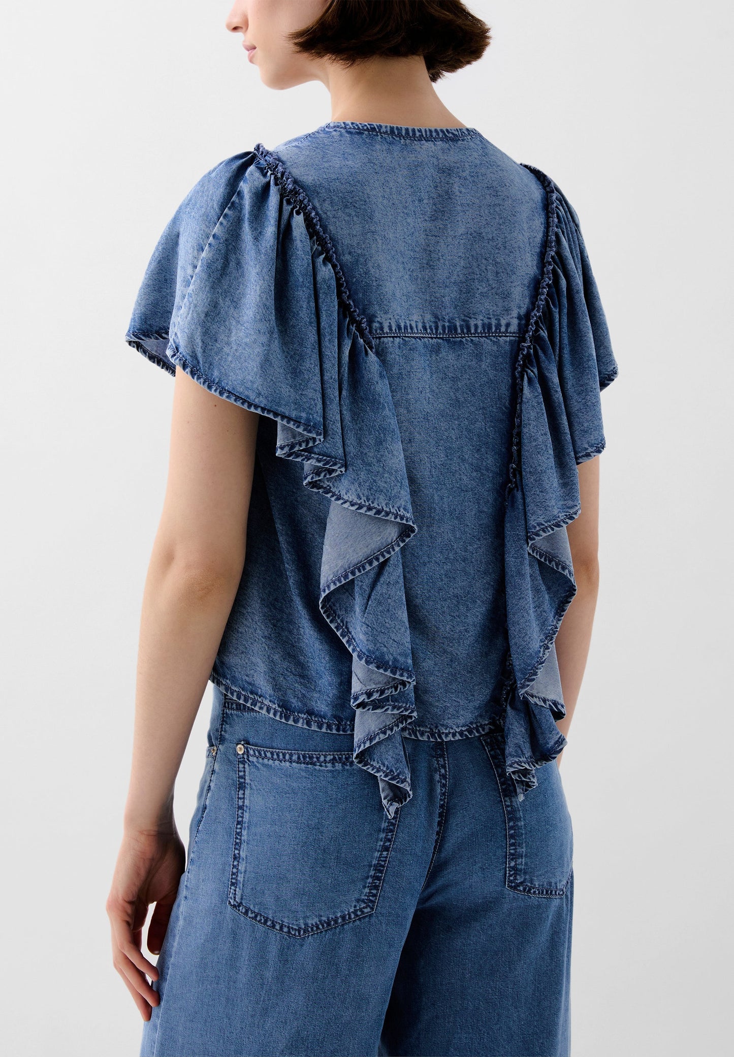 FLIESSENDES DENIMHEMD MIT VOLANTS