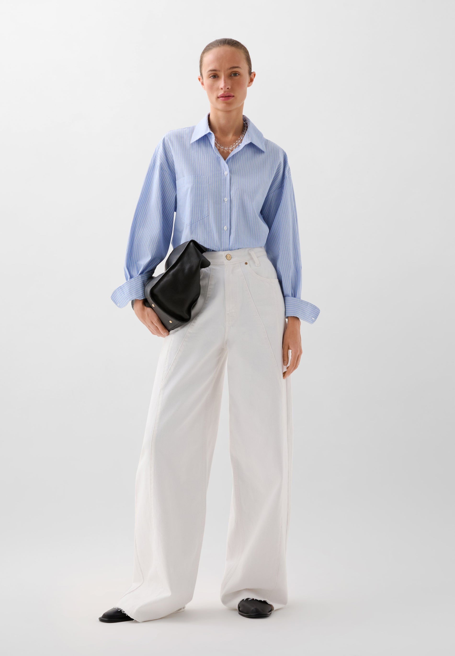 JEANS MIT HOHEM BUND