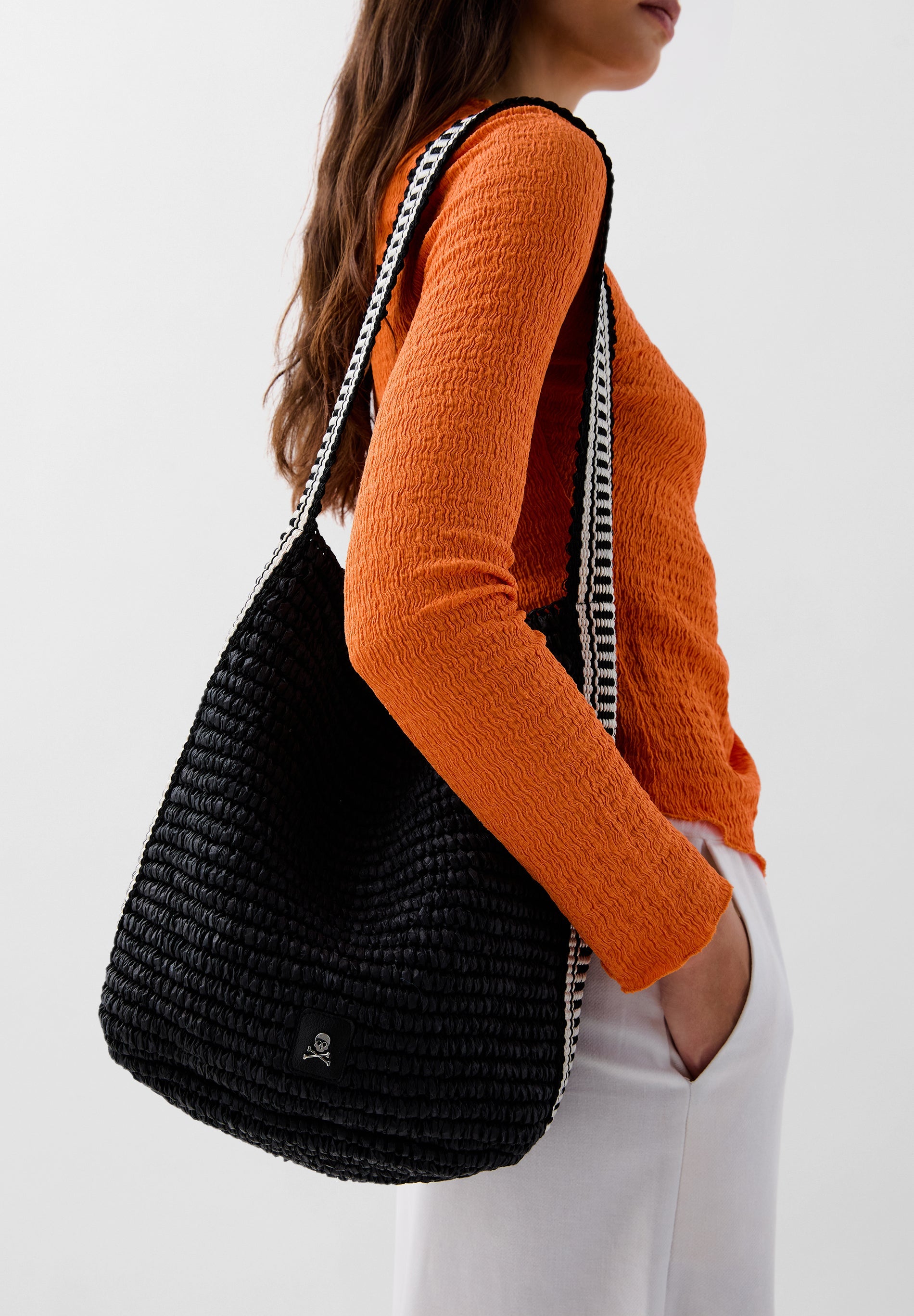 ZWEIFARBIGE BUCKET-BAG RAPHIA