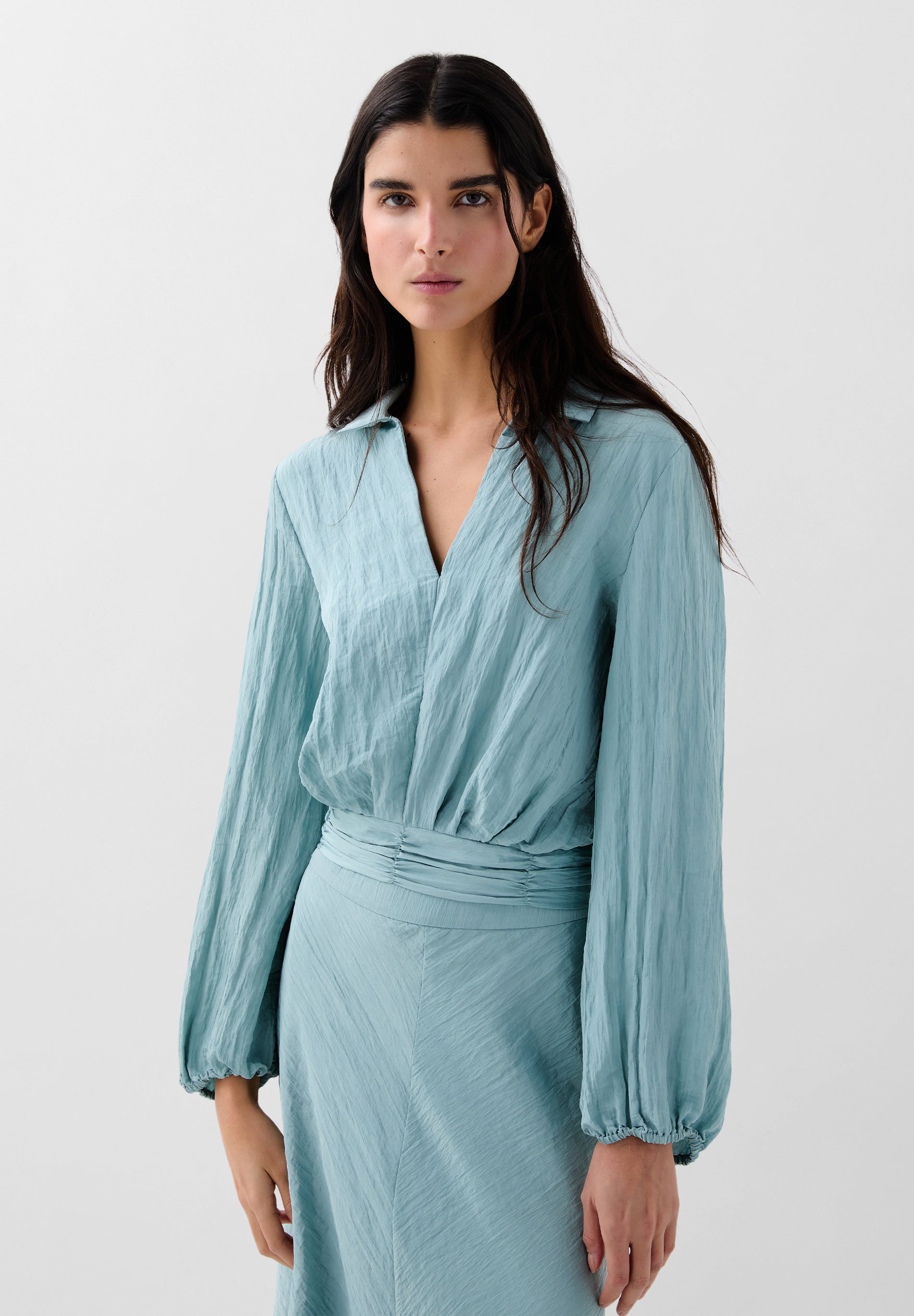FLIESSENDE BLUSE MIT TEXTUR